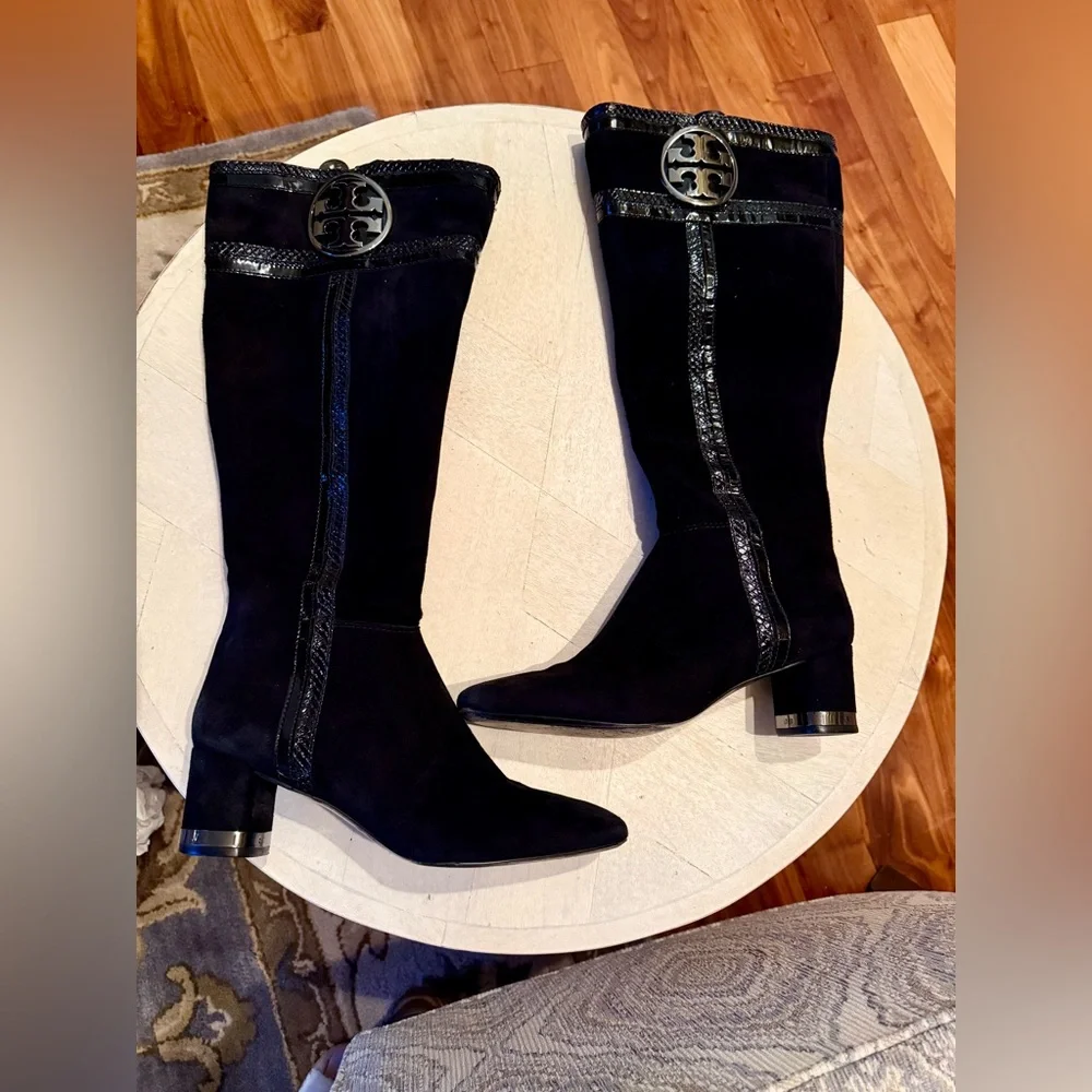 Tory Burch Sabina Suede Logo Boots Size 9 🖤🖤🖤 - Picture 3 of 9